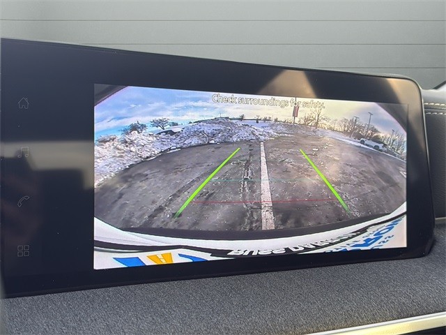 Nissan Kicks Vehicle Full-screen Gallery Image 18