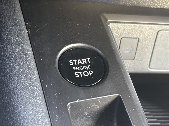 Nissan Kicks Vehicle Full-screen Gallery Image 20