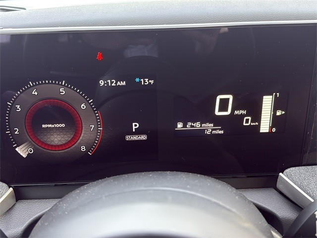 Nissan Kicks Vehicle Full-screen Gallery Image 22