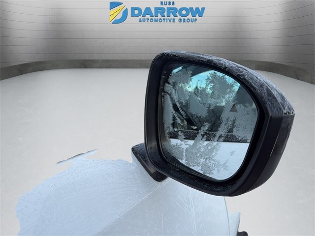 Nissan Kicks Vehicle Full-screen Gallery Image 28