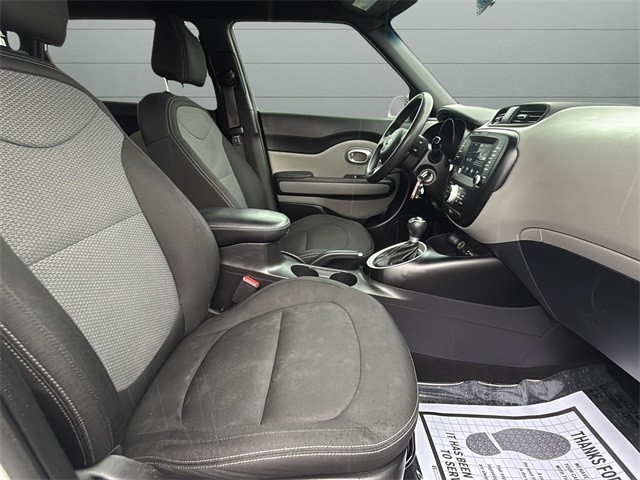 Kia Soul Vehicle Full-screen Gallery Image 10