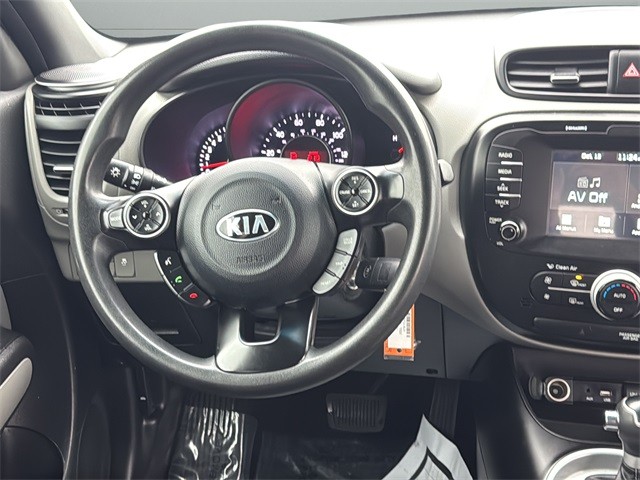 Kia Soul Vehicle Full-screen Gallery Image 14