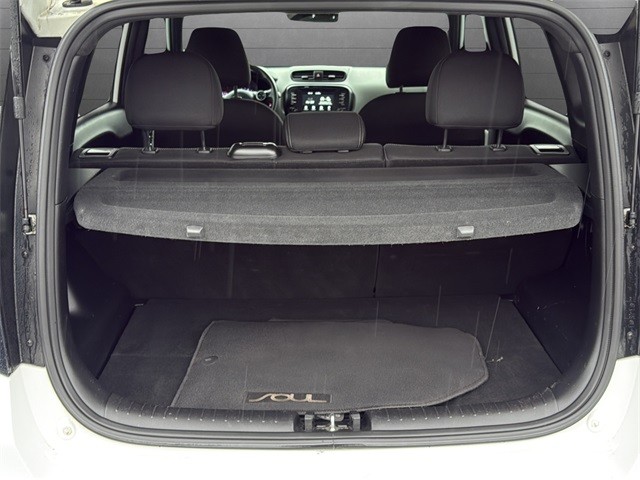 Kia Soul Vehicle Full-screen Gallery Image 15