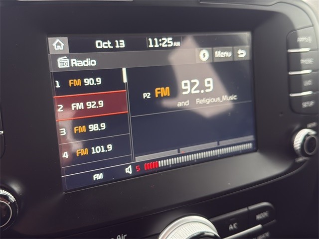 Kia Soul Vehicle Full-screen Gallery Image 26