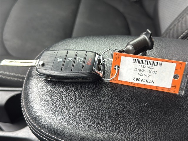 Kia Soul Vehicle Full-screen Gallery Image 29