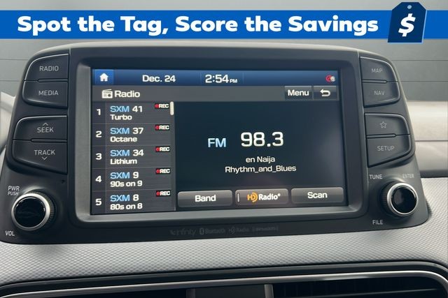 Hyundai Kona Vehicle Full-screen Gallery Image 15