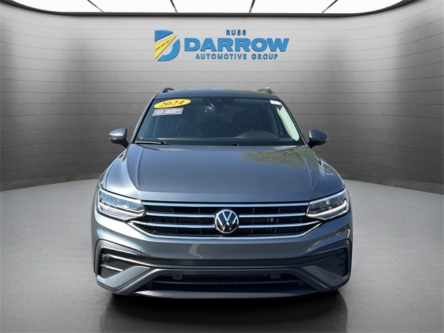 Volkswagen Tiguan Vehicle Full-screen Gallery Image 8