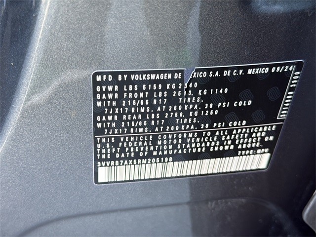 Volkswagen Tiguan Vehicle Full-screen Gallery Image 19