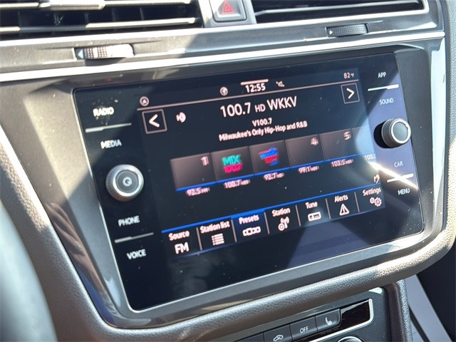 Volkswagen Tiguan Vehicle Full-screen Gallery Image 23