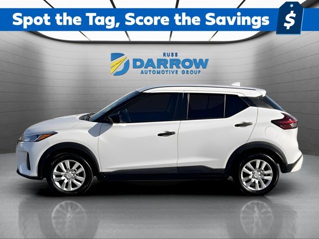 Nissan Kicks Vehicle Full-screen Gallery Image 2