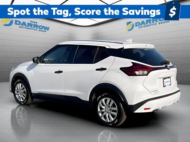 Nissan Kicks Vehicle Full-screen Gallery Image 3