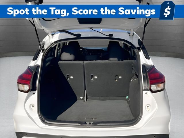 Nissan Kicks Vehicle Full-screen Gallery Image 9