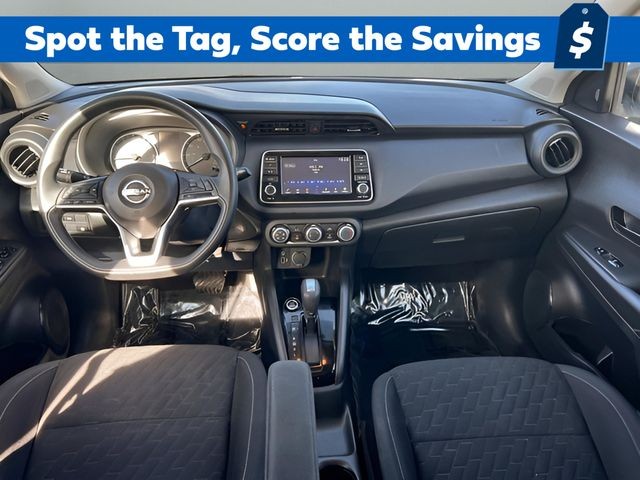 Nissan Kicks Vehicle Full-screen Gallery Image 13