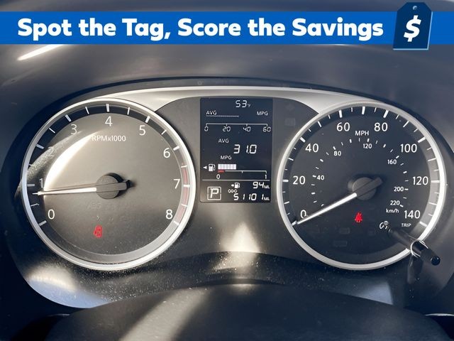 Nissan Kicks Vehicle Full-screen Gallery Image 14