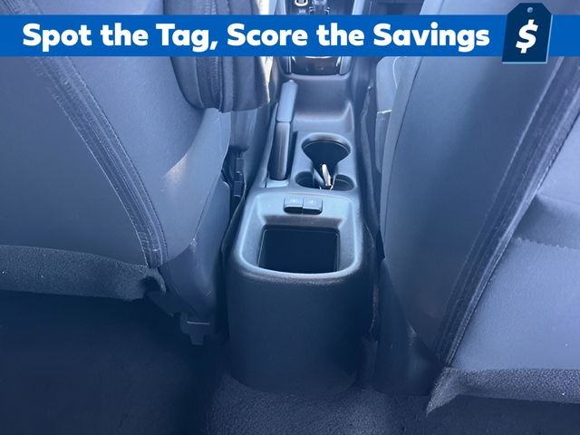 Nissan Kicks Vehicle Full-screen Gallery Image 18