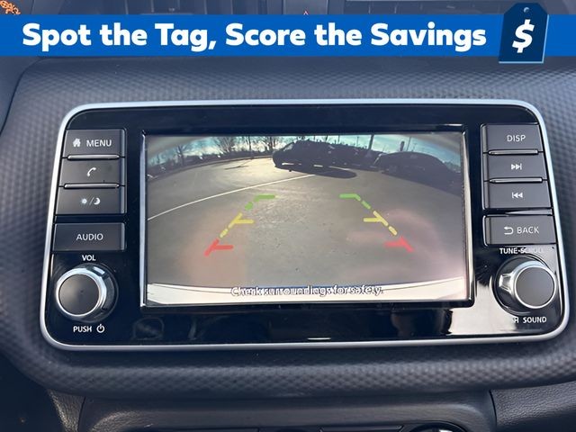 Nissan Kicks Vehicle Full-screen Gallery Image 22