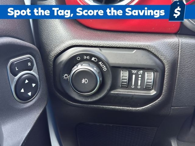 Jeep Wrangler Vehicle Full-screen Gallery Image 10