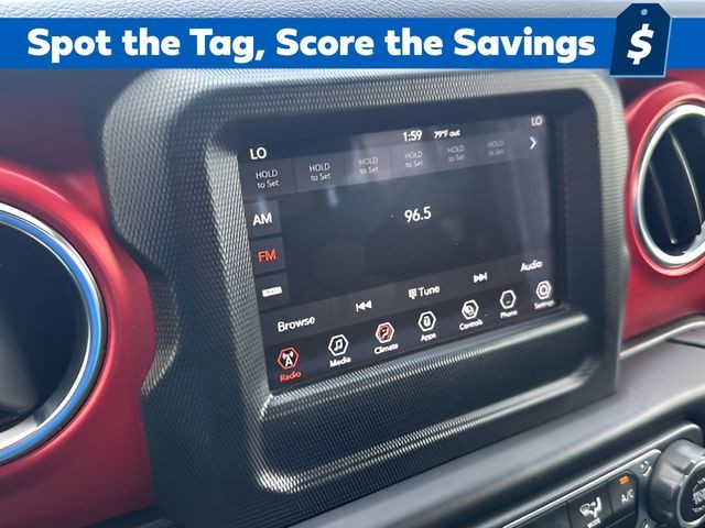 Jeep Wrangler Vehicle Full-screen Gallery Image 17