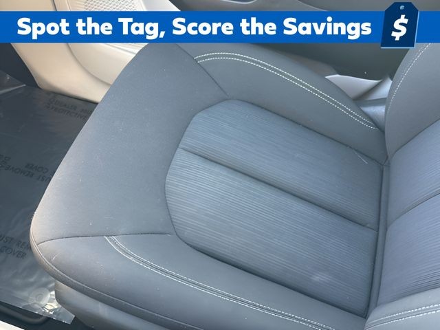 Chrysler Voyager Vehicle Full-screen Gallery Image 24