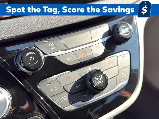 Chrysler Voyager Vehicle Full-screen Gallery Image 32