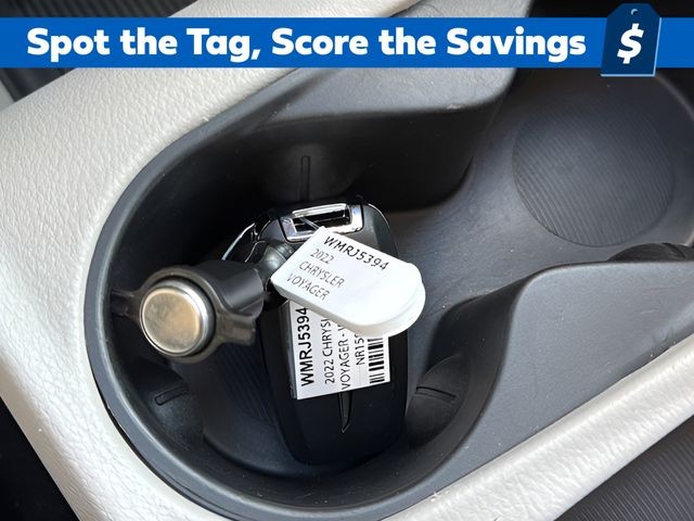 Chrysler Voyager Vehicle Full-screen Gallery Image 34