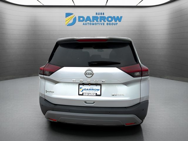 Nissan Rogue Vehicle Full-screen Gallery Image 4