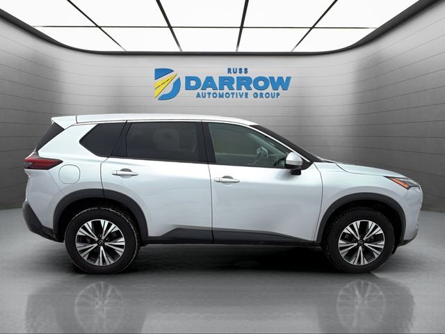 Nissan Rogue Vehicle Full-screen Gallery Image 6