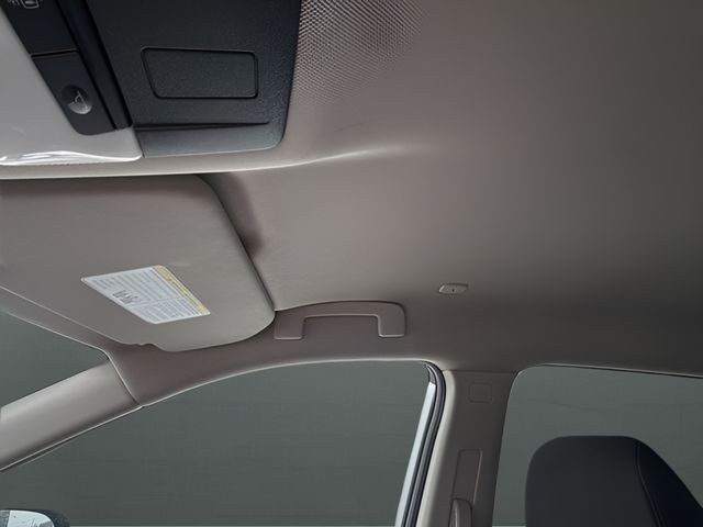 Nissan Rogue Vehicle Full-screen Gallery Image 14