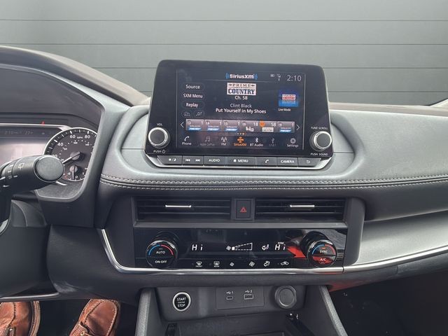 Nissan Rogue Vehicle Full-screen Gallery Image 18