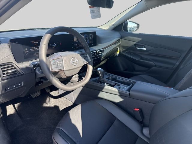 Nissan Sentra Vehicle Full-screen Gallery Image 6