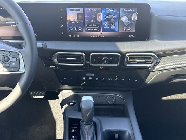 Nissan Sentra Vehicle Full-screen Gallery Image 11