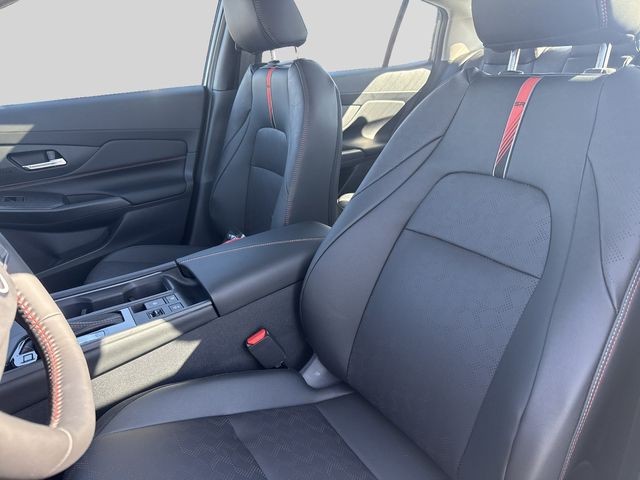 Nissan Sentra Vehicle Full-screen Gallery Image 18