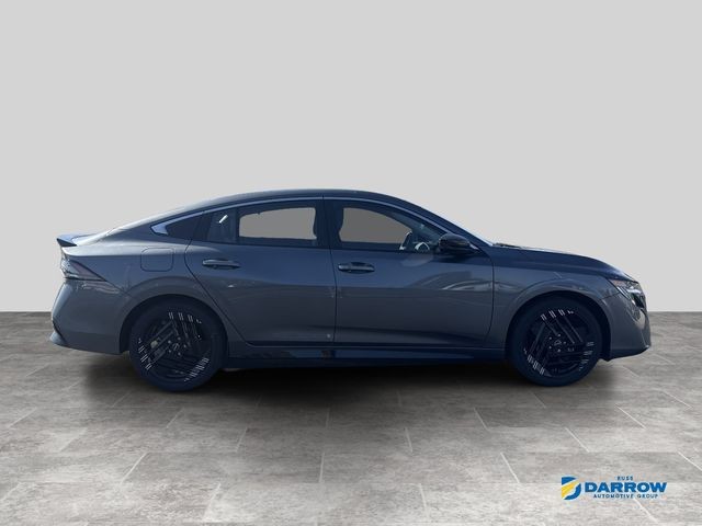 Nissan Sentra Vehicle Full-screen Gallery Image 22