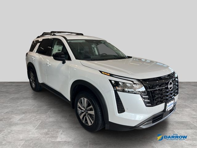 Nissan Pathfinder Vehicle Full-screen Gallery Image 3