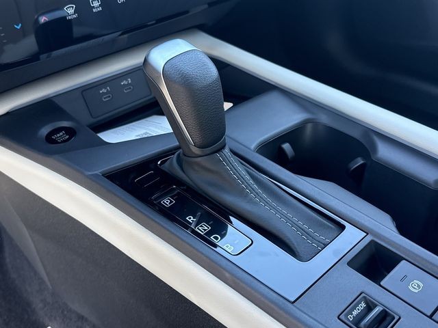 Nissan Sentra Vehicle Full-screen Gallery Image 7