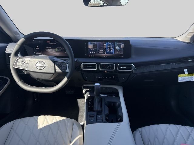 Nissan Sentra Vehicle Full-screen Gallery Image 8