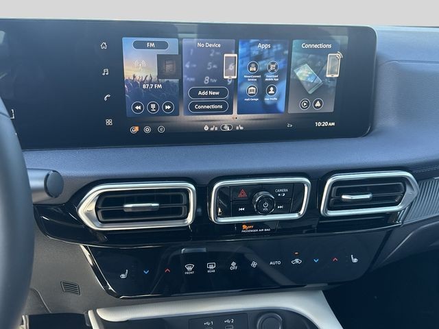 Nissan Sentra Vehicle Full-screen Gallery Image 12