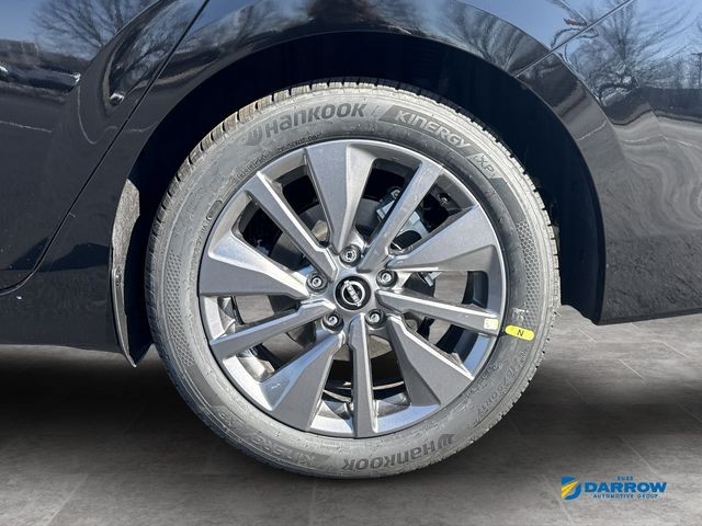 Nissan Sentra Vehicle Full-screen Gallery Image 24