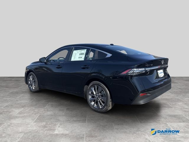 Nissan Sentra Vehicle Full-screen Gallery Image 5
