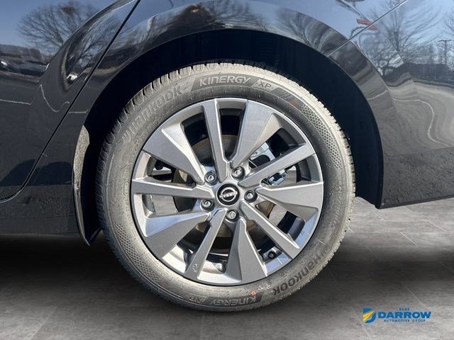 Nissan Sentra Vehicle Full-screen Gallery Image 24