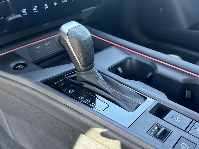 Nissan Sentra Vehicle Full-screen Gallery Image 7