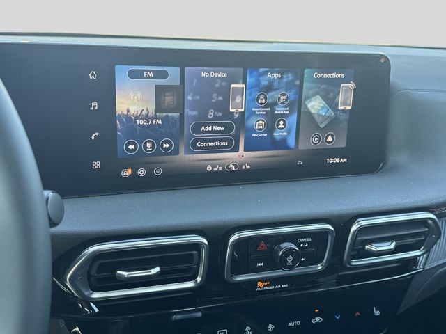Nissan Sentra Vehicle Full-screen Gallery Image 12