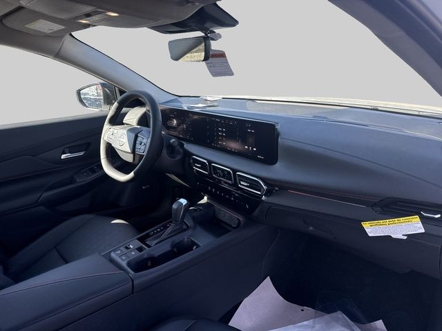 Nissan Sentra Vehicle Full-screen Gallery Image 14