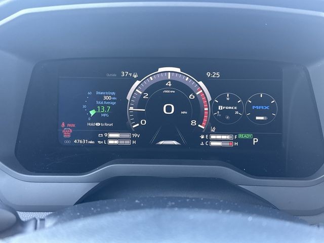 Toyota Sequoia Vehicle Full-screen Gallery Image 9