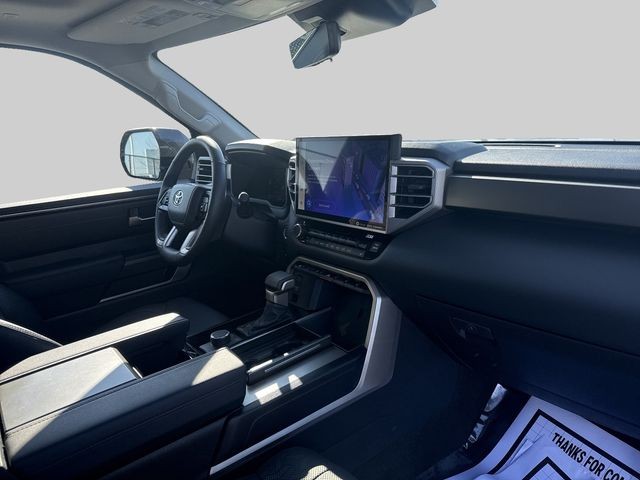 Toyota Sequoia Vehicle Full-screen Gallery Image 14