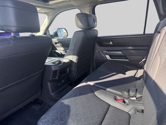 Toyota Sequoia Vehicle Full-screen Gallery Image 16