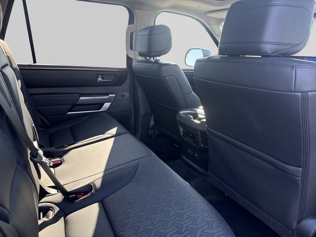 Toyota Sequoia Vehicle Full-screen Gallery Image 20