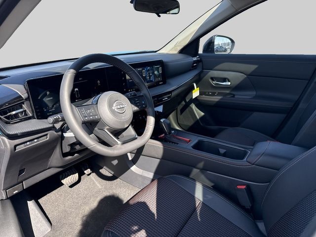 Nissan Kicks Vehicle Full-screen Gallery Image 6