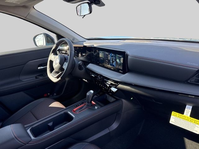 Nissan Kicks Vehicle Full-screen Gallery Image 14