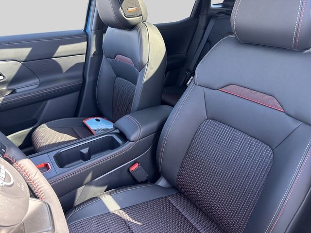 Nissan Kicks Vehicle Full-screen Gallery Image 18